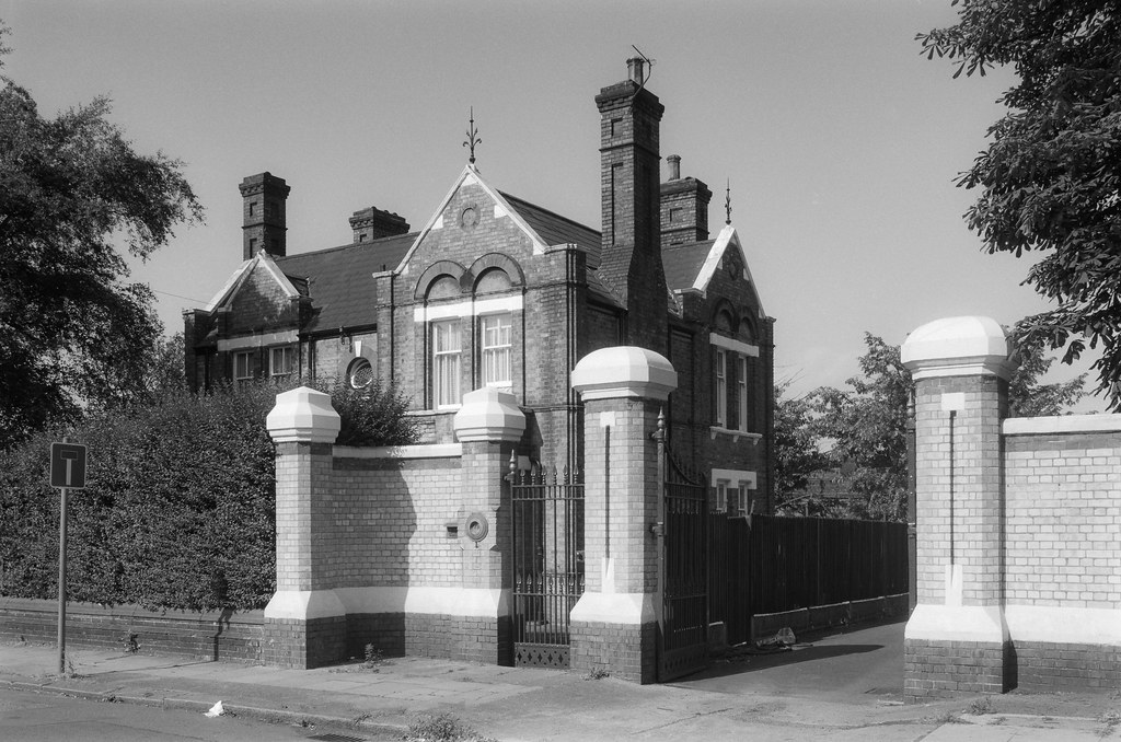 House, Pumping Station Entrance, Conyers Rd, Streatham, Lambeth, 1994, 94-7b-64