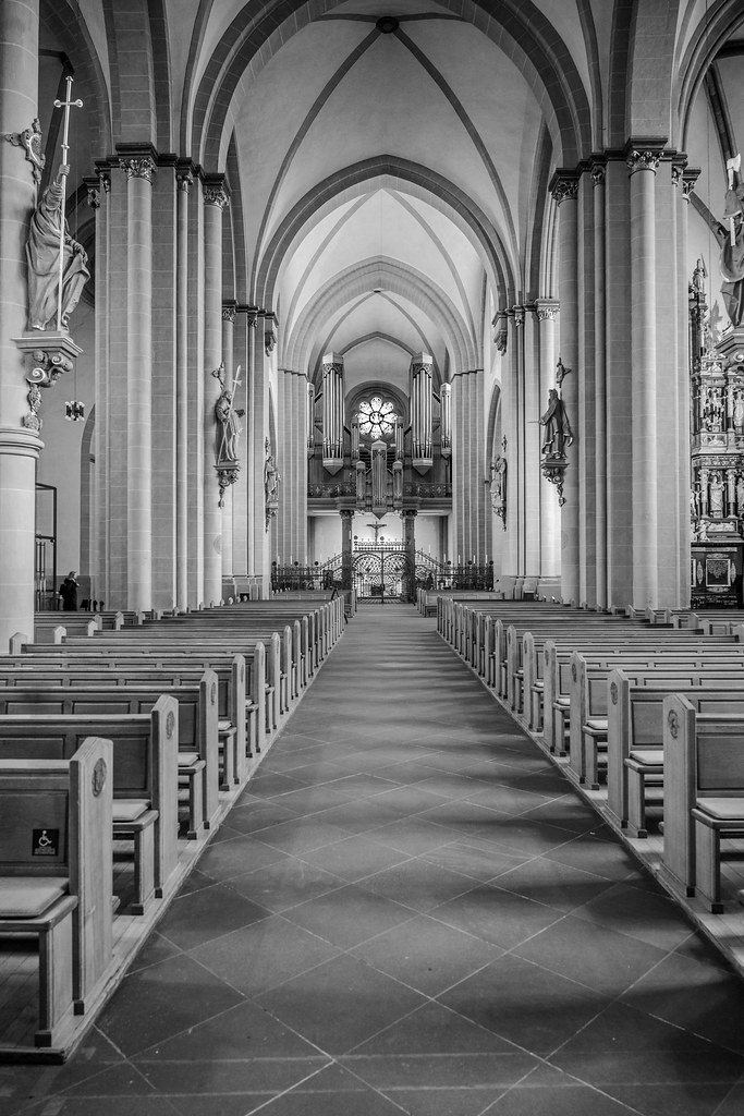 Paderborn Cathedral - The Nave - looking west