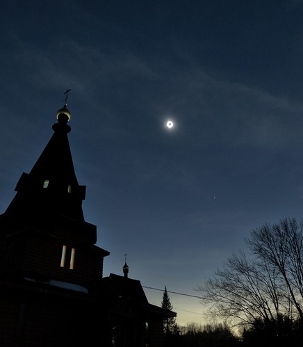 "and there was darkness over all the earth until the ninth hour" The total solar eclipse of 2024, as seen from outside Mansonville, Quebec. Venus is visible under the Sun.
It was an out of this world experience. 