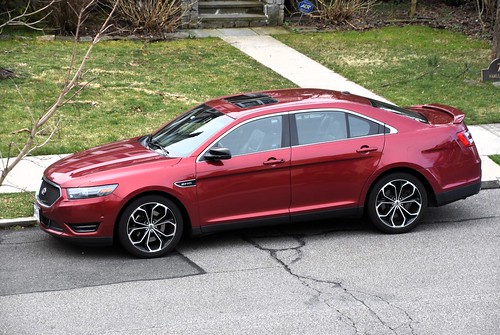 Ford Taurus SHO (2013) Production: 1985 - 2019
Generation: Sixth (2009 - 2019)
Engine: 3,5 litre biturbo V6 (petrol)
Power: 370 PS
Gearbox: 6 speed automatic
Layout: front engine, front drive