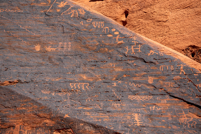 Petroglyphs along Mouse's Tank Trail