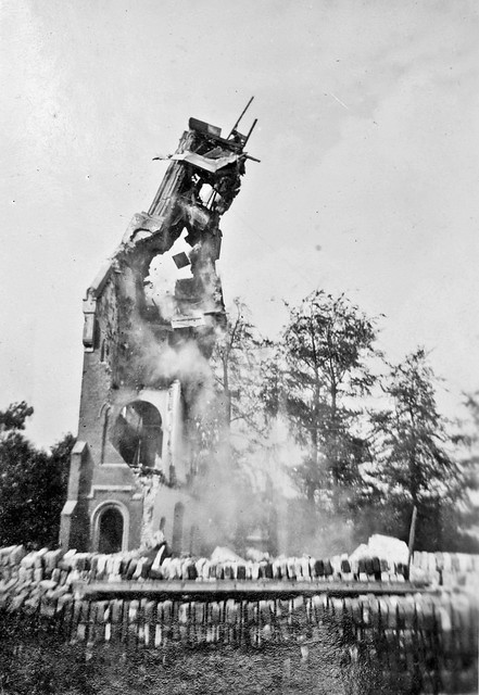 Renkum Kerkstraat 9 NH Kerk sloop kerktoren Foto ca 1946 Collectie Rineke van Harn Groeneveld HGR