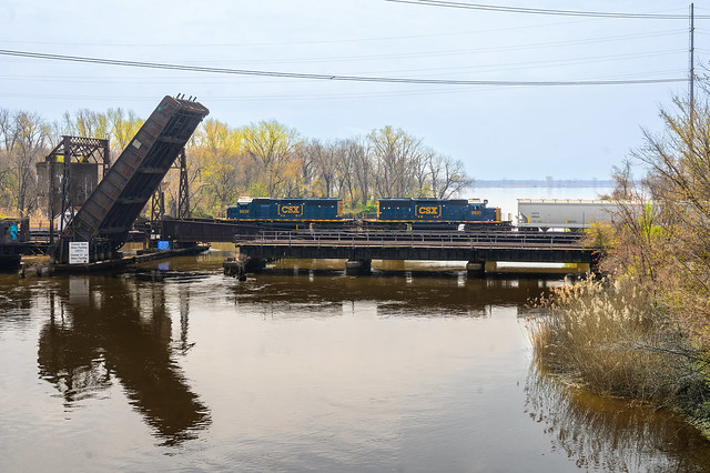 Conrail Shared Assets train SC-21 crossing Darby creek on the Chester Secondary