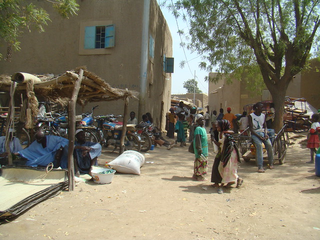 motos y carretillas su gente mercado de Djenne Mali 19