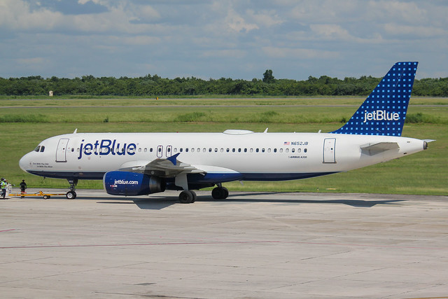 N652JB - Airbus A320-232, jetBlue Airways - MDSD - Las Américas International Airport 15th November 2014.