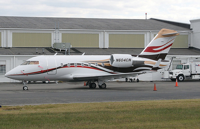 N604CW Bombardier Challenger 604 (CL-600-2B16)