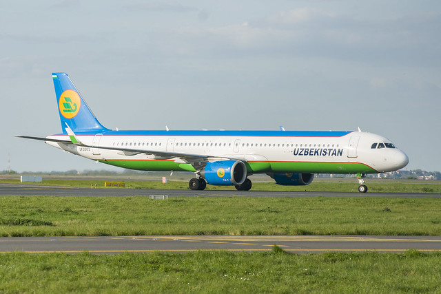 Airbus A321-253NX Uzbekistan Airways UK32103