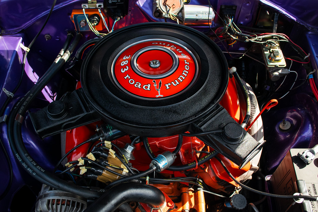 Plymouth 383 V8 Road Runner Engine