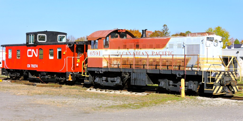 CN and CP cars, together at the railway museum