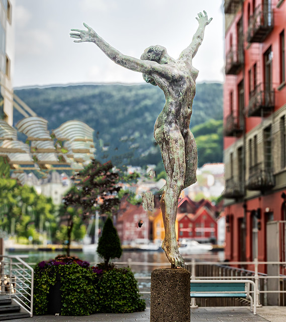 Dancer Statue - Bergen
