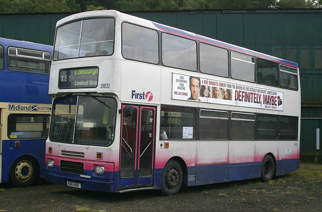 [First UK Bus] 31632 (E187 HSF) in Lathalmond - John Carter