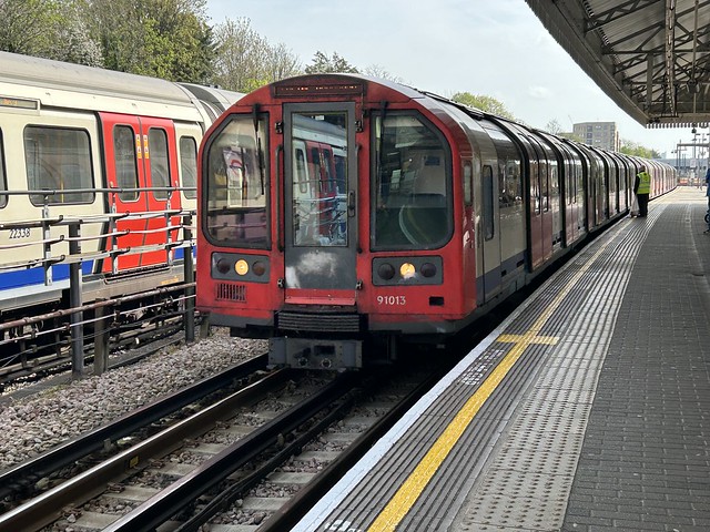 London Underground • Central Line • 91013
