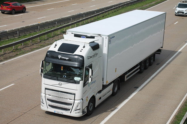 Volvo FH - Lineage Logistics (E)