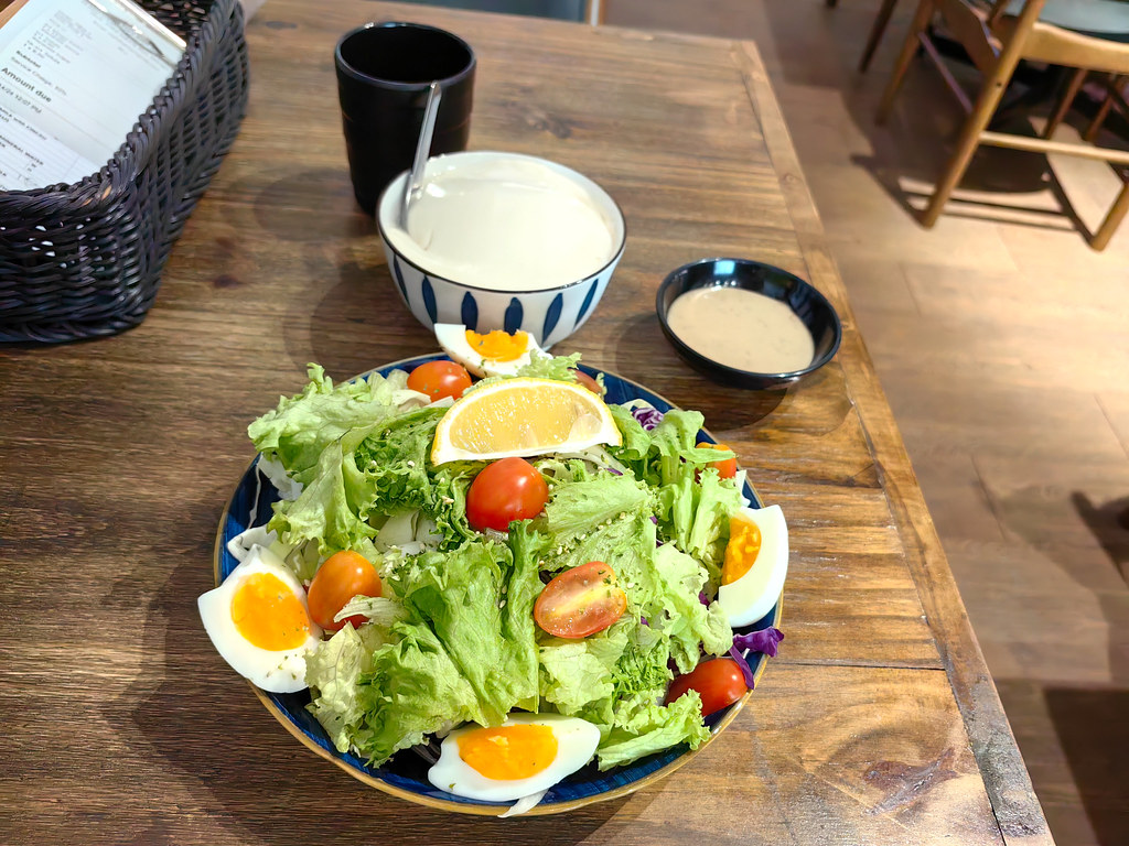 沙拉 Salad rm$13 & 豆腐花 Tofufa rm$5.50 @ 藤原豆腐食店 Fujiwara Tofu Shop USJ1