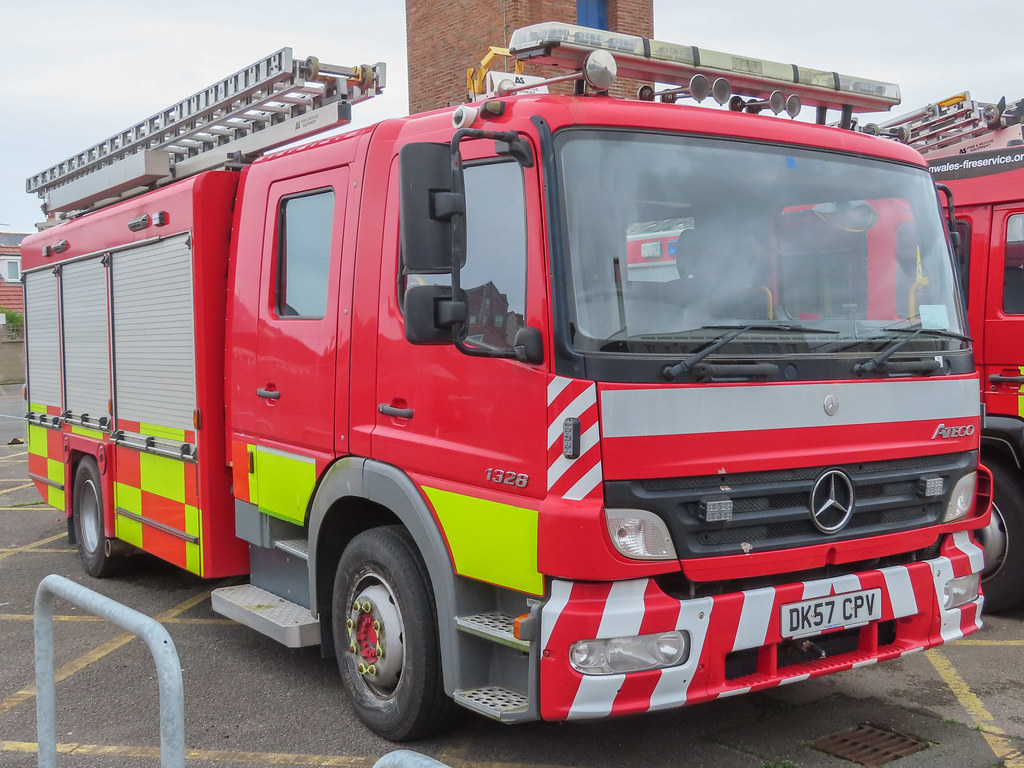 North Wales fire Mercedes Benz Atrgo/TVAC pumping Appliance DK57 CPV
