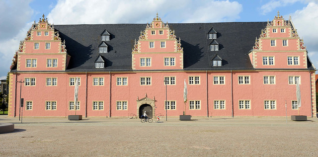 8113 Historisches Zeughaus, als Kaserne und Lagerstätte für Kriegsgerät im Stil der Spätrenaissance um 1618 erbaut - Fotos von Wolfenbüttel, Kreisstadt des Landkreises Wolfenbüttel  in Niedersachsen.
