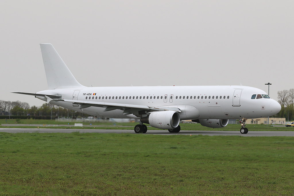 YR-ADA Airbus A320-214 Aerro Direkt LIL