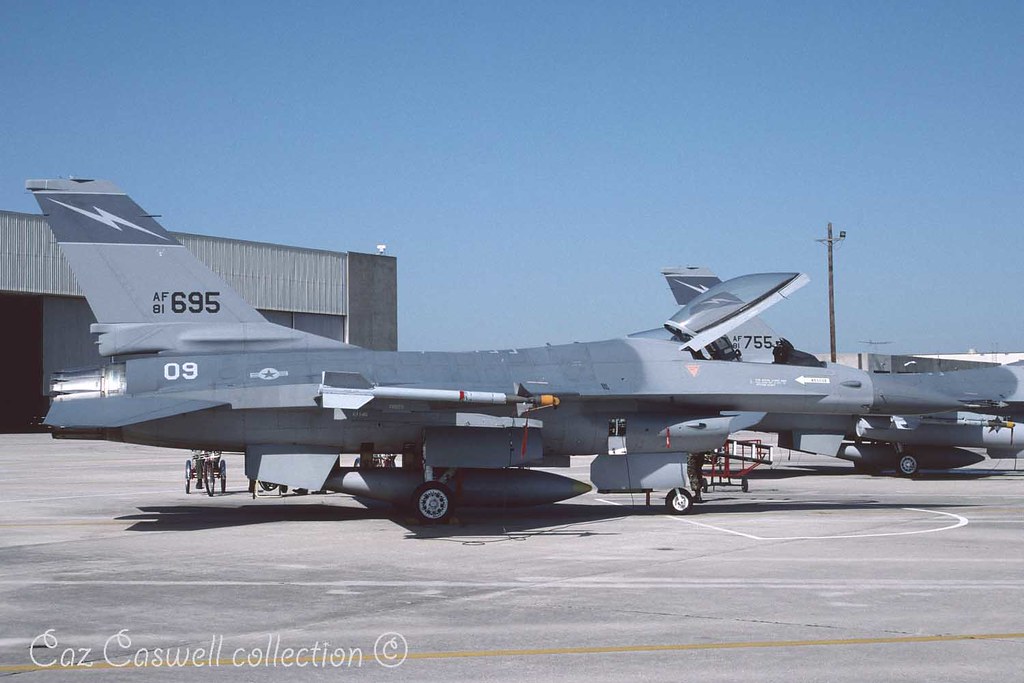 81-0695  F-16A  159FS/125FG  09