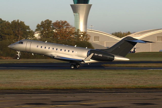9H-ARE Global Express 5000
