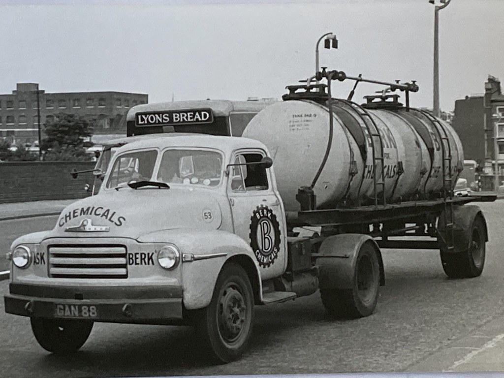 Show find ,BEDFORD A type ,unit and tank trailer ,Berk chemicals .Part of the St.Albans sand & gravel and Hales Clinkers group .