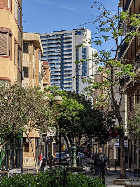 La última construcción cambia el fondo de la calle