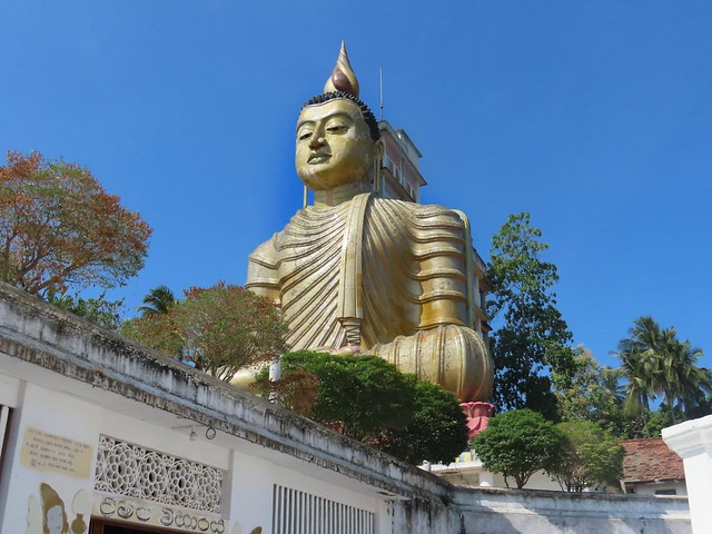 the largest sitting Buddha in Sri Lanka