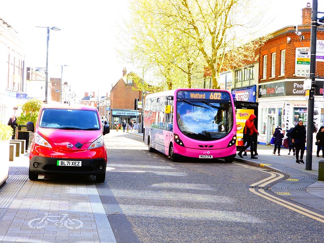 MX12CFM - UNO BUS ROUTE 603 - In High Street Watford
