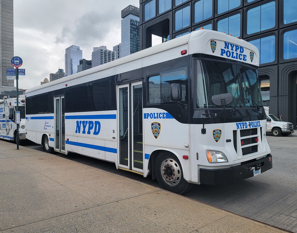 NYPD - Patrol Borough Manhattan South - unit 9843 - 2017 Farber Bus
