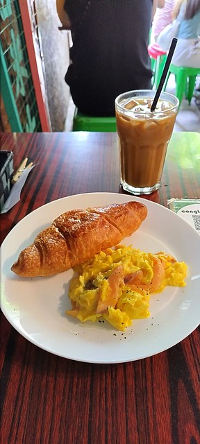 Croissant, Smoked Salmon and Scrambled Eggs