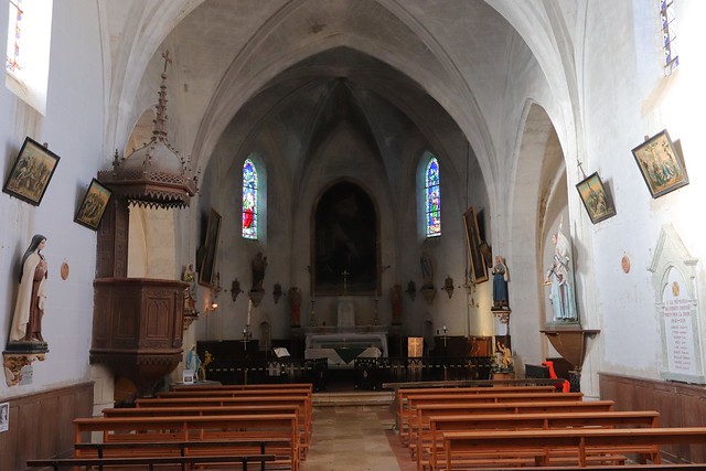 L'intérieur de l'église d'Avensac