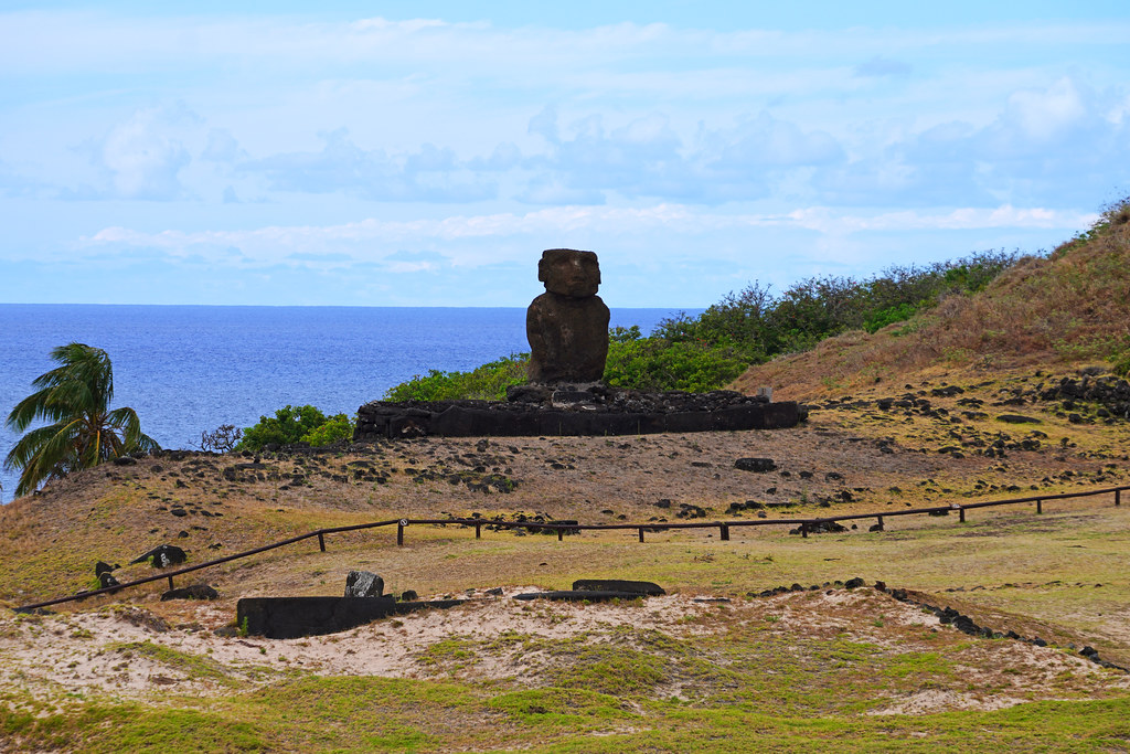 Single moai Ahu Ature Huki, Easter Island
