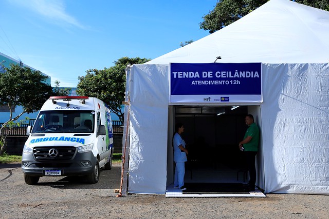 16/04/2024 - Atendimento a pacientes com suspeita de dengue é reforçado com nova tenda em Ceilândia