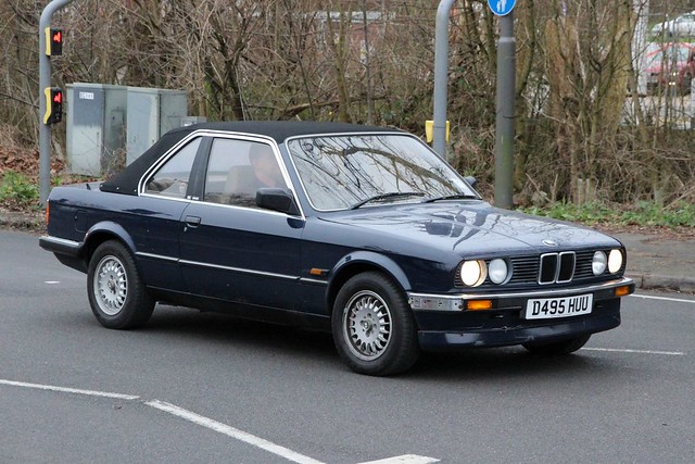 D495 HUU - 1987 BMW 320i Cabriolet