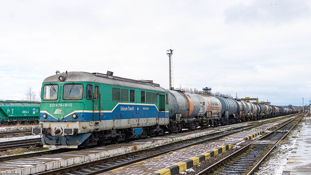DA 1186 with an UTZ freight train