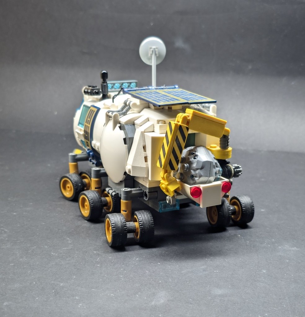 Lego Interplanetary Heavy Manned Exploration Rover - IHMER 