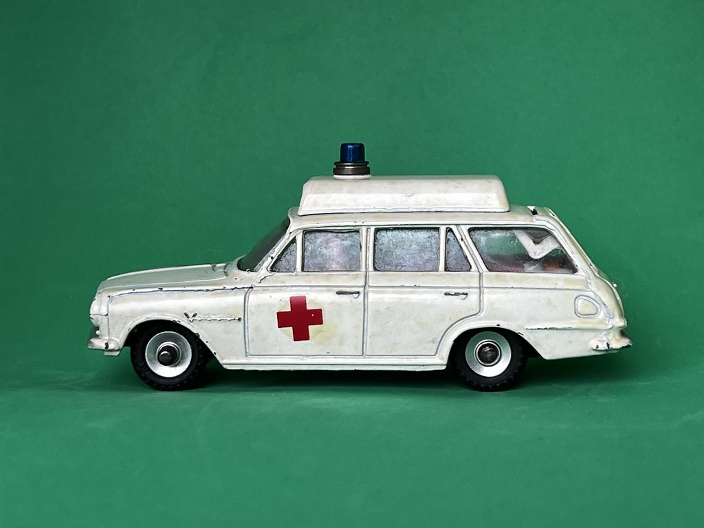 Dinky Toys / Meccano Ltd - Vauxhall Victor Ambulance - Miniature Diecast Metal Scale Model Emergency Services Vehicle