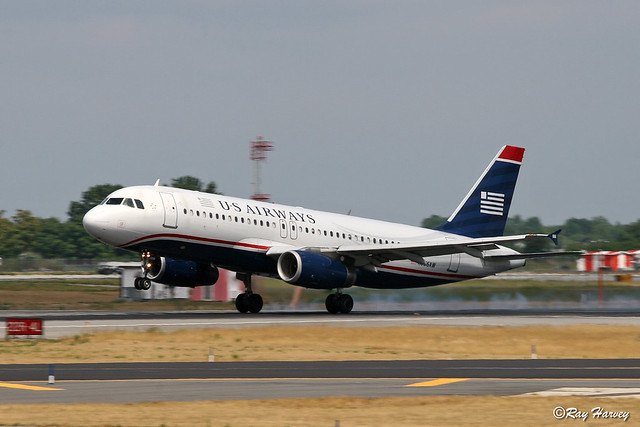 N656AW landing JFK