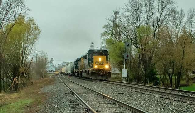 CSX L305 headed through Fowlerville, Michigan