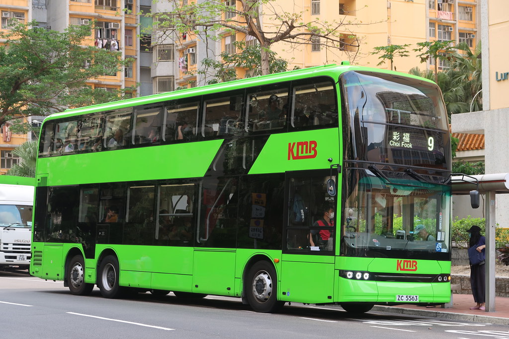 KMB ZC 5563 (BED38) on route 9 is loading and unloading at Lung Wai House , Lower Wong Tai Sin Estate , then Choi Fuk Estate , Ngau Tau Kok , from Tsim Sha Tsui East (Mody Road) .