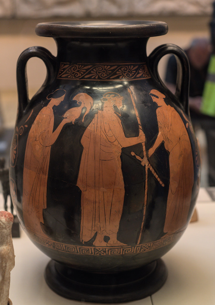 Athenian Red Figure pelike, name-vase of the Lykaon Painter, 3