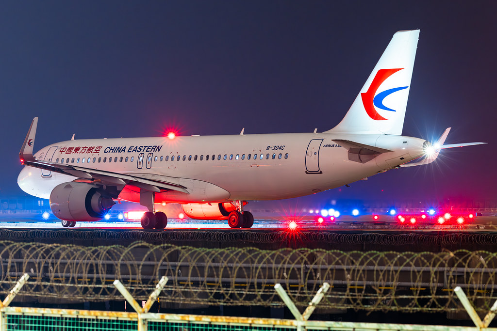 CHINA EASTERN A320-251N B-304C 001A