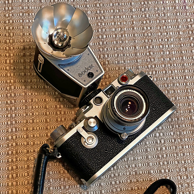 Leica IIIf with Godox Cadet