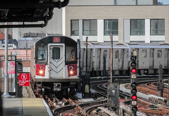 Bombardier R142 (NYC Subway - MTA) | 167th Street 4 Line NYC