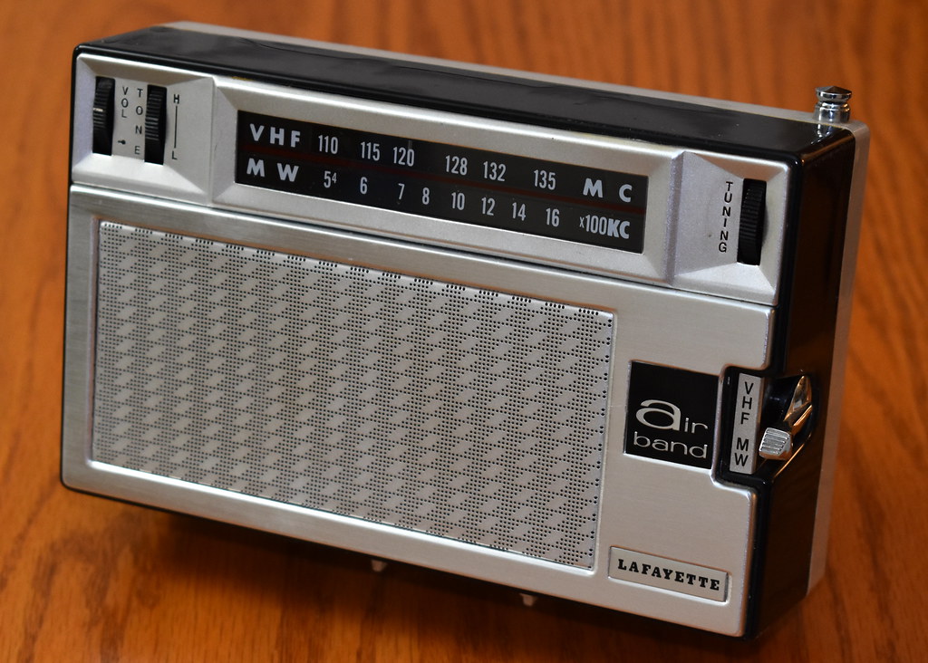 Vintage Lafayette Air Band Transistor Radio, Model FS-305, Two Bands (AM-VHF), 9 Transistors, Made In Japan, Circa 1965