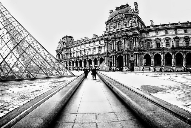 Paris, Louvre, B&W, 24