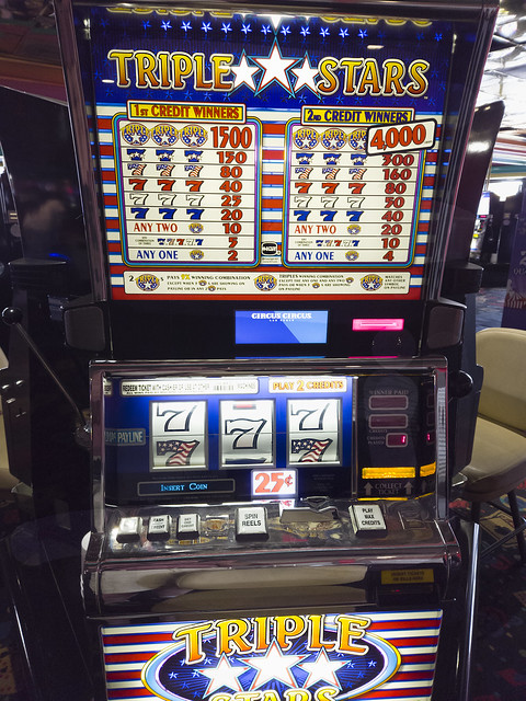 $.25  -  quarter slot machine -  Circus Circus -  Las Vegas  -  Nevada   (cell)