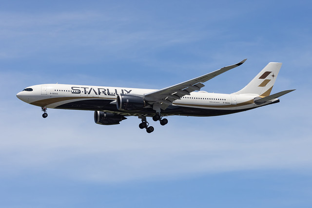 STARLUX Airlines _ Airbus A330-900 (B-58303)