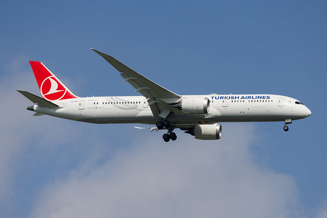 Turkish Airlines _ Boeing 787-9 Dreamliner (TC-LLM)