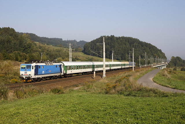 ČD 362 112 pulls train R 867 (Praha hl.n. - Brno hl.n.) at Dlouhá Třebová (CZ).
