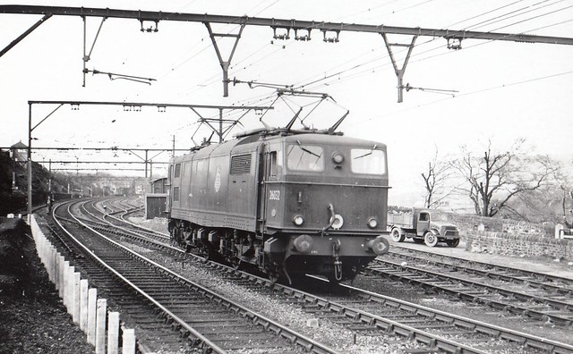 BR Class EM1 electric locomotive 26032 passing Hazlehead Bridge, 19th April 1952.